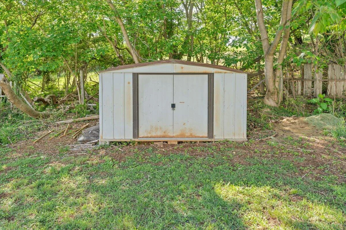 1611 Barton ST - Photo 22