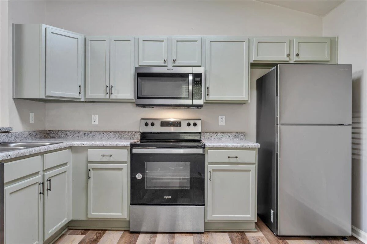 1611 Barton ST - Photo 9
