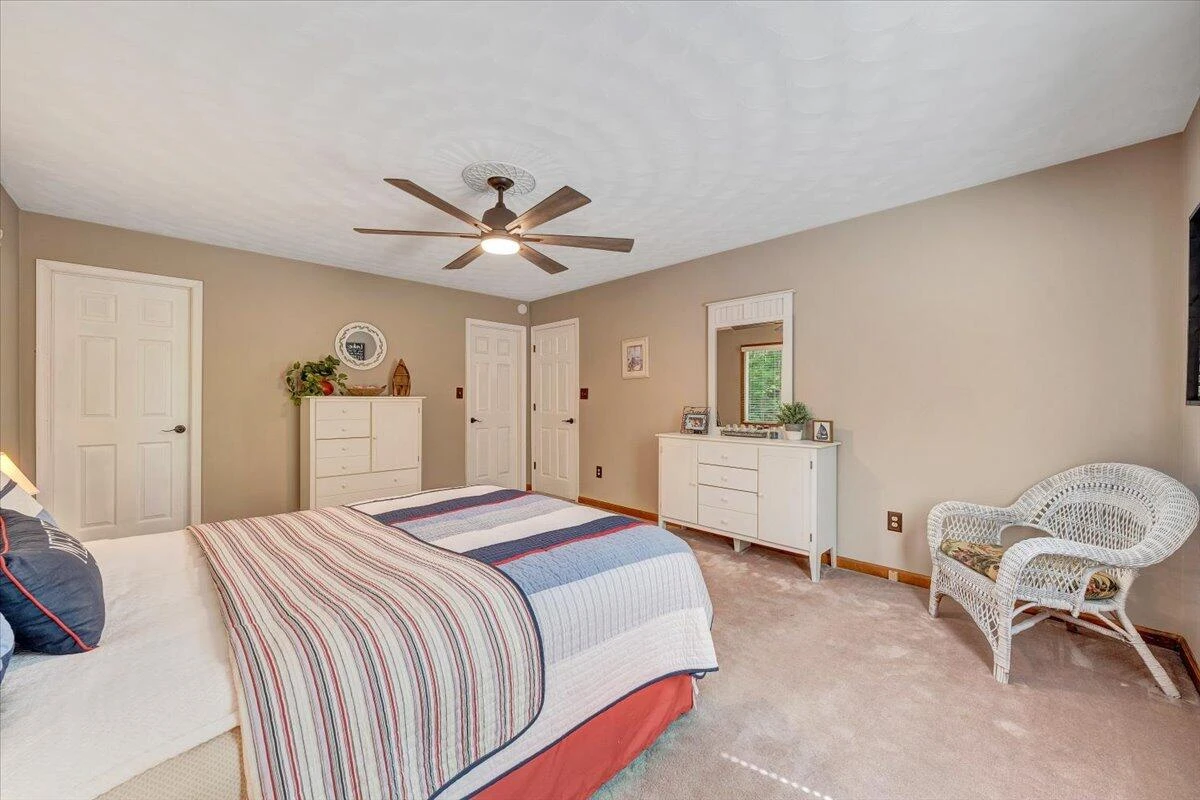 1101 ANGELA CT - Photo 29
