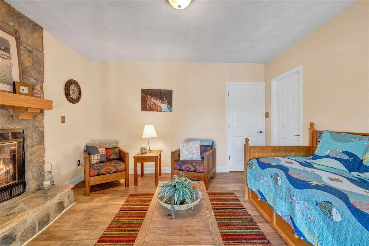 1101 ANGELA CT - Photo 36