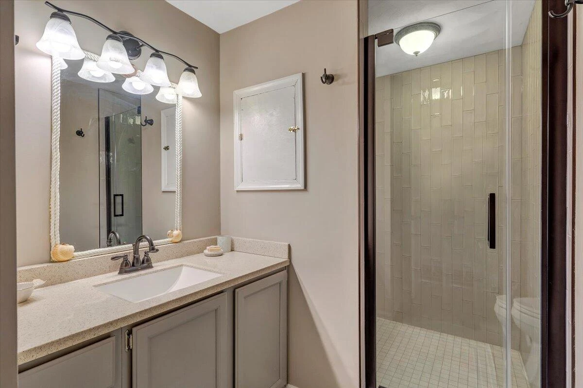 1101 ANGELA CT - Photo 41