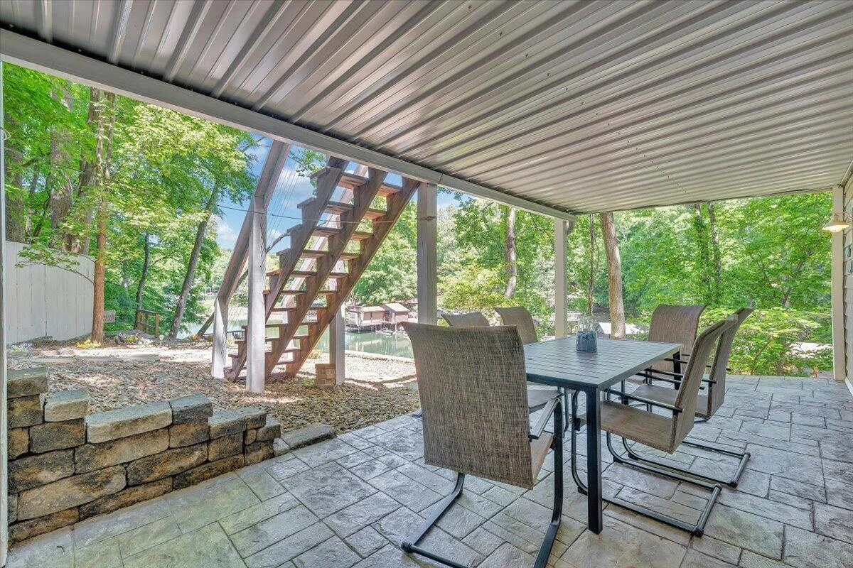 1101 ANGELA CT - Photo 44