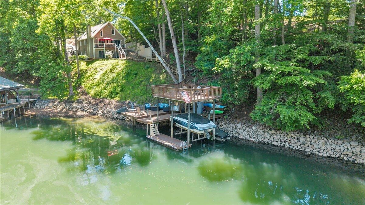 1101 ANGELA CT - Photo 5
