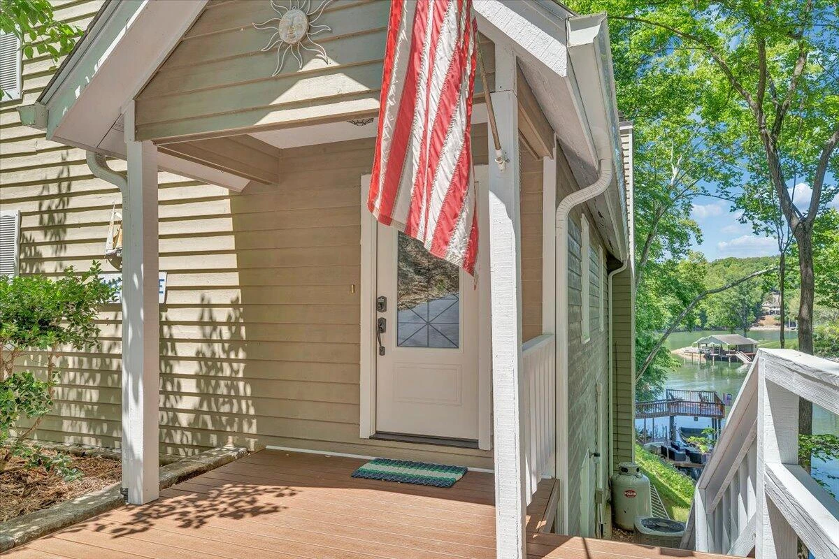 1101 ANGELA CT - Photo 7