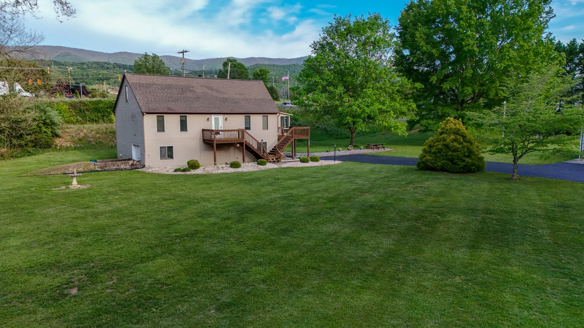 8796 Roanoke RD - Photo 32