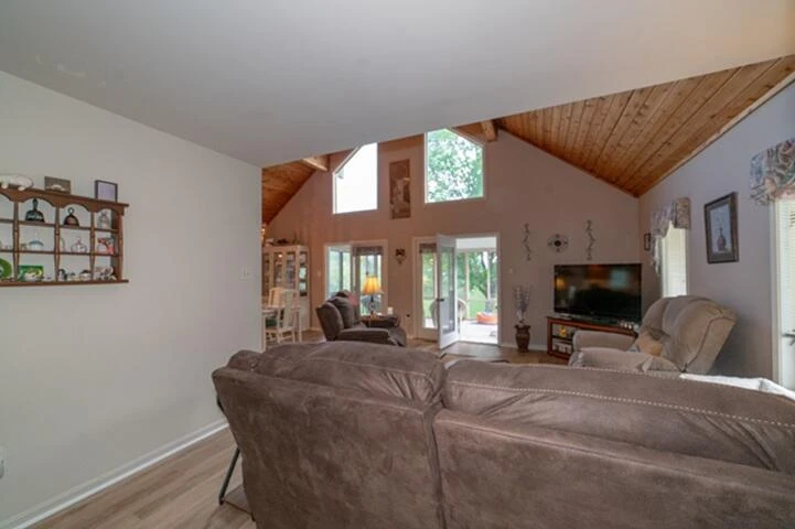 8796 Roanoke RD - Photo 4