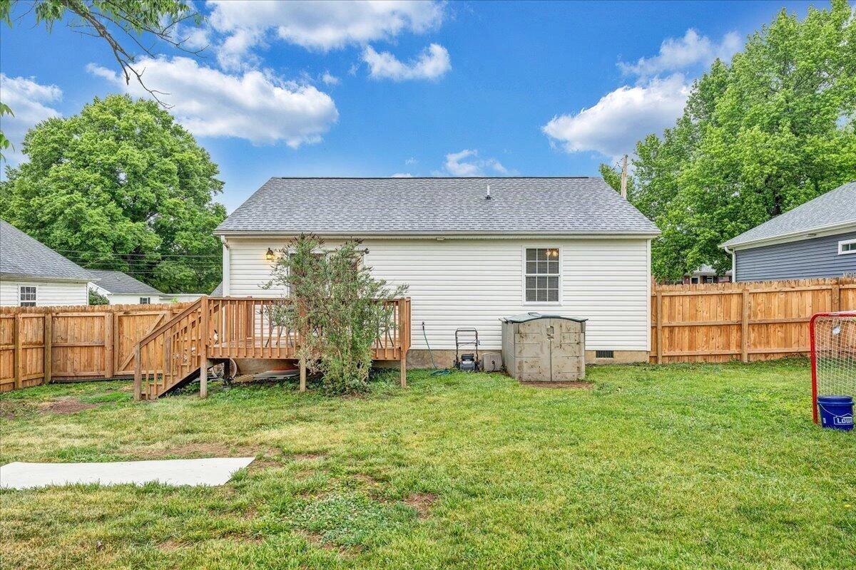 1341 Gillette AVE - Photo 25