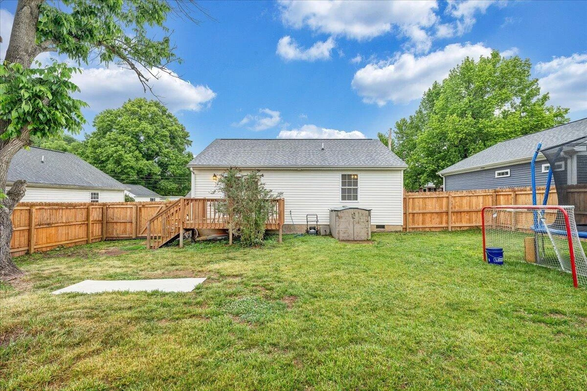 1341 Gillette AVE - Photo 26