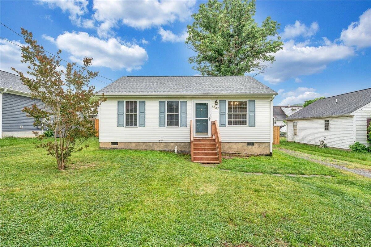 1341 Gillette AVE - Photo 28