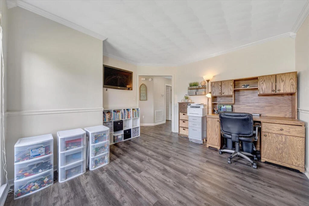 692 Brookfield LN - Photo 13