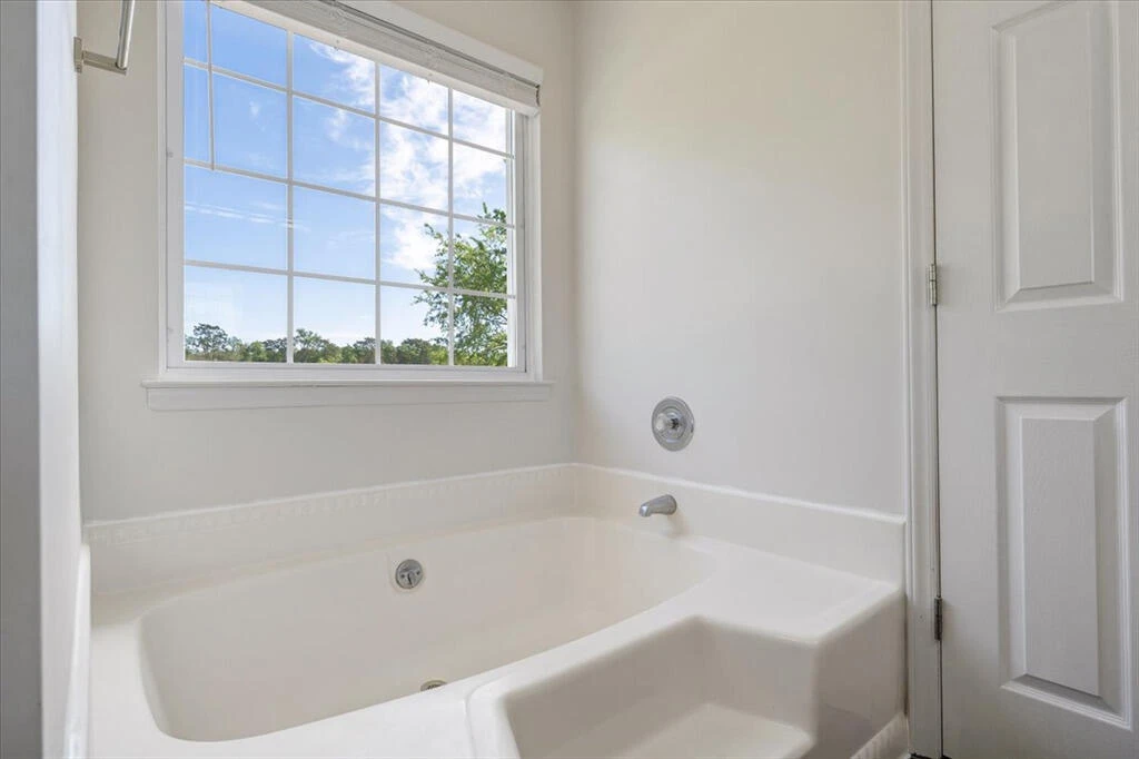 692 Brookfield LN - Photo 17