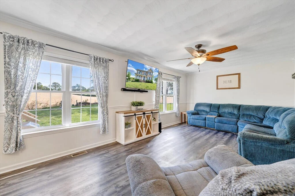 692 Brookfield LN - Photo 4