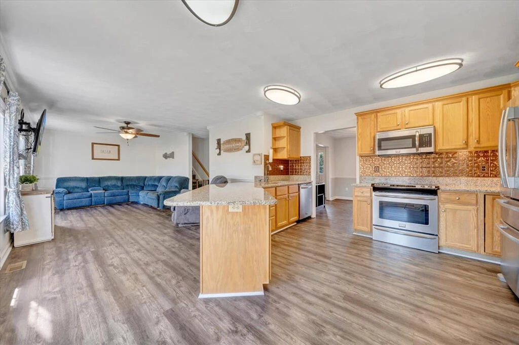 692 Brookfield LN - Photo 8