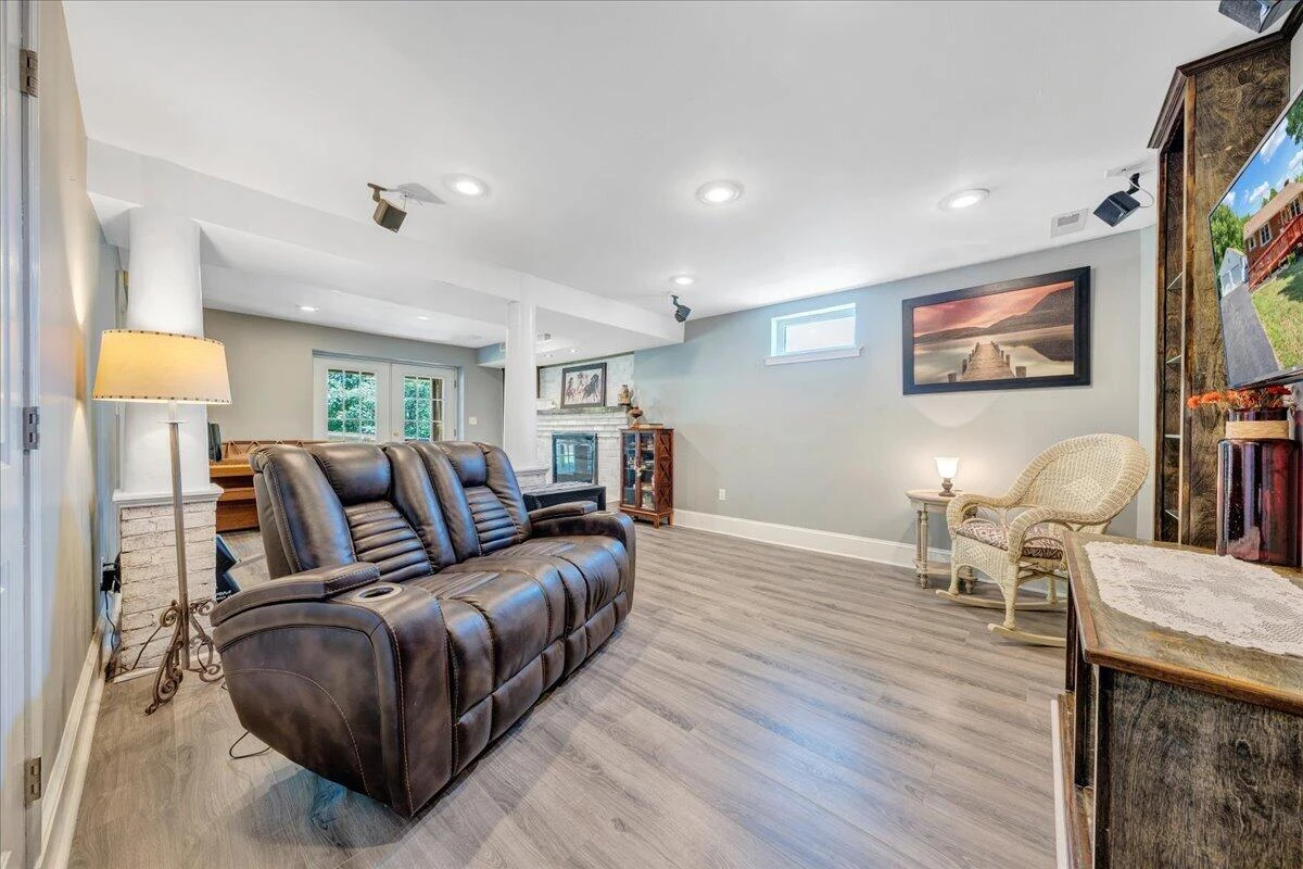 90 Berkshire CIR - Photo 24