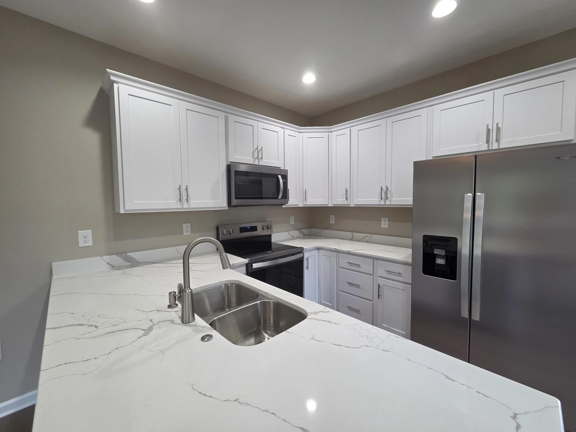 1155 Plum ST - Photo 18