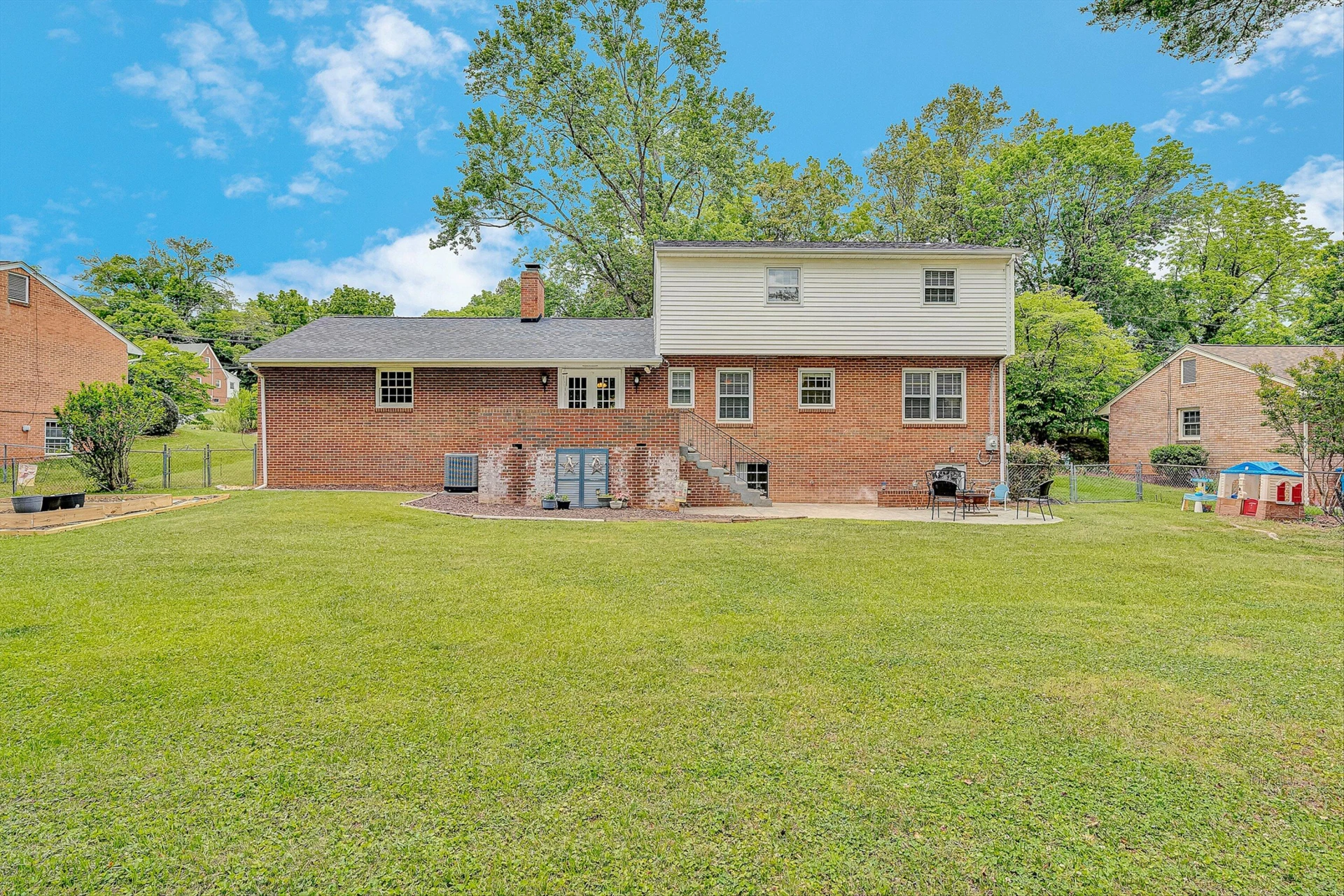 3416 Grandin RD - Photo 46