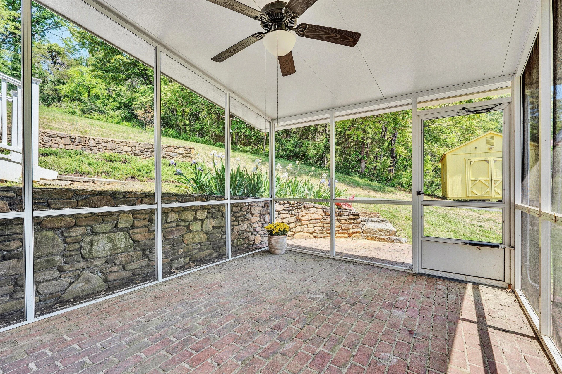 133 Kelsey WAY - Photo 37