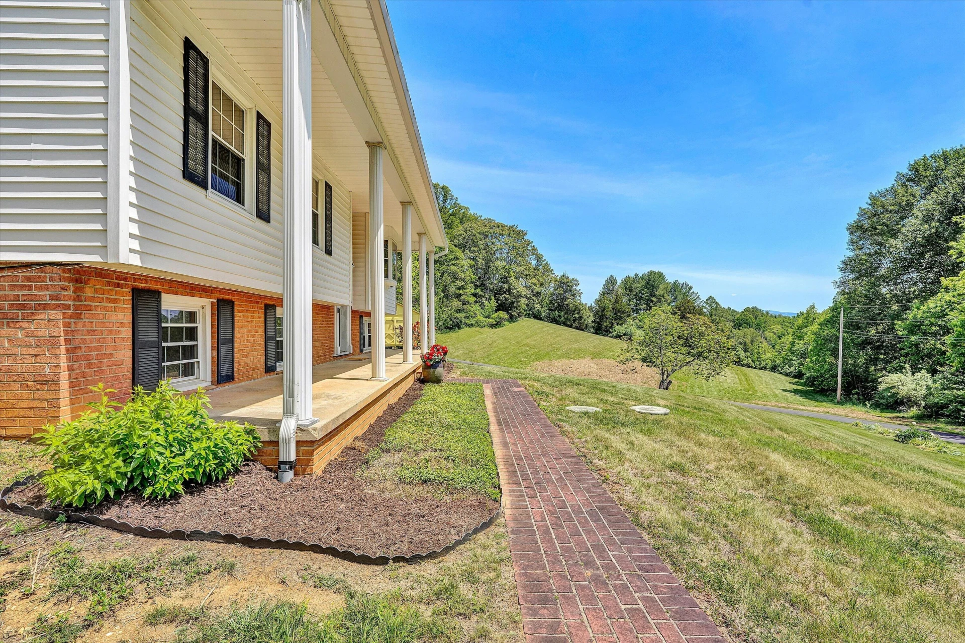 133 Kelsey WAY - Photo 7