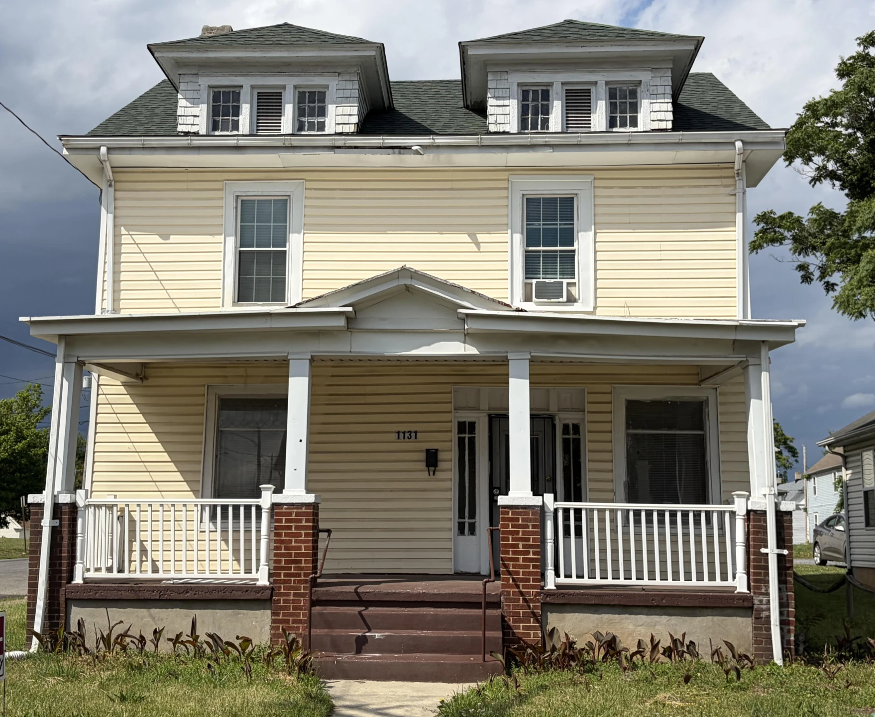 1131 Loudon AVE