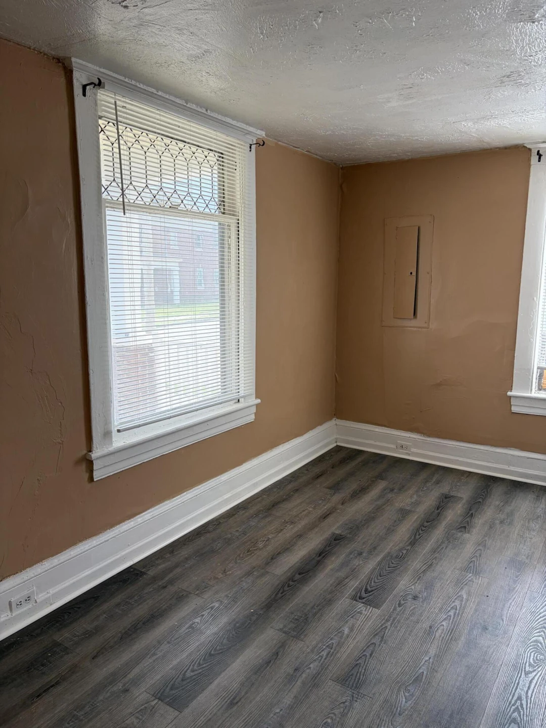 1131 Loudon AVE - Photo 6