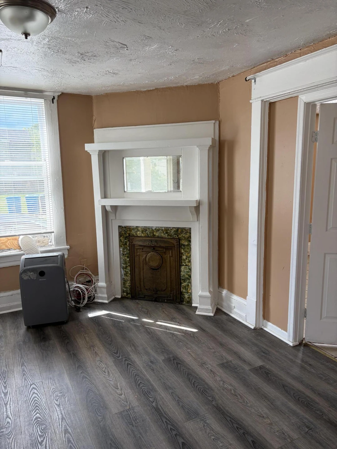 1131 Loudon AVE - Photo 7