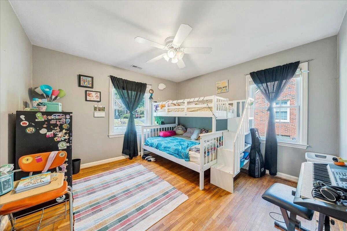 2519 Windsor AVE - Photo 26