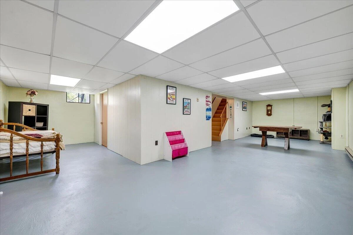 2519 Windsor AVE - Photo 37