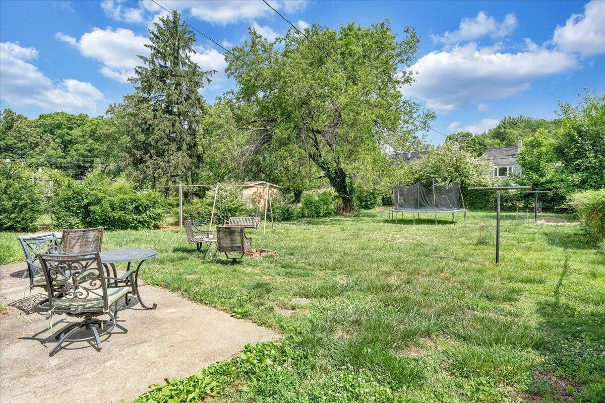2519 Windsor AVE - Photo 43
