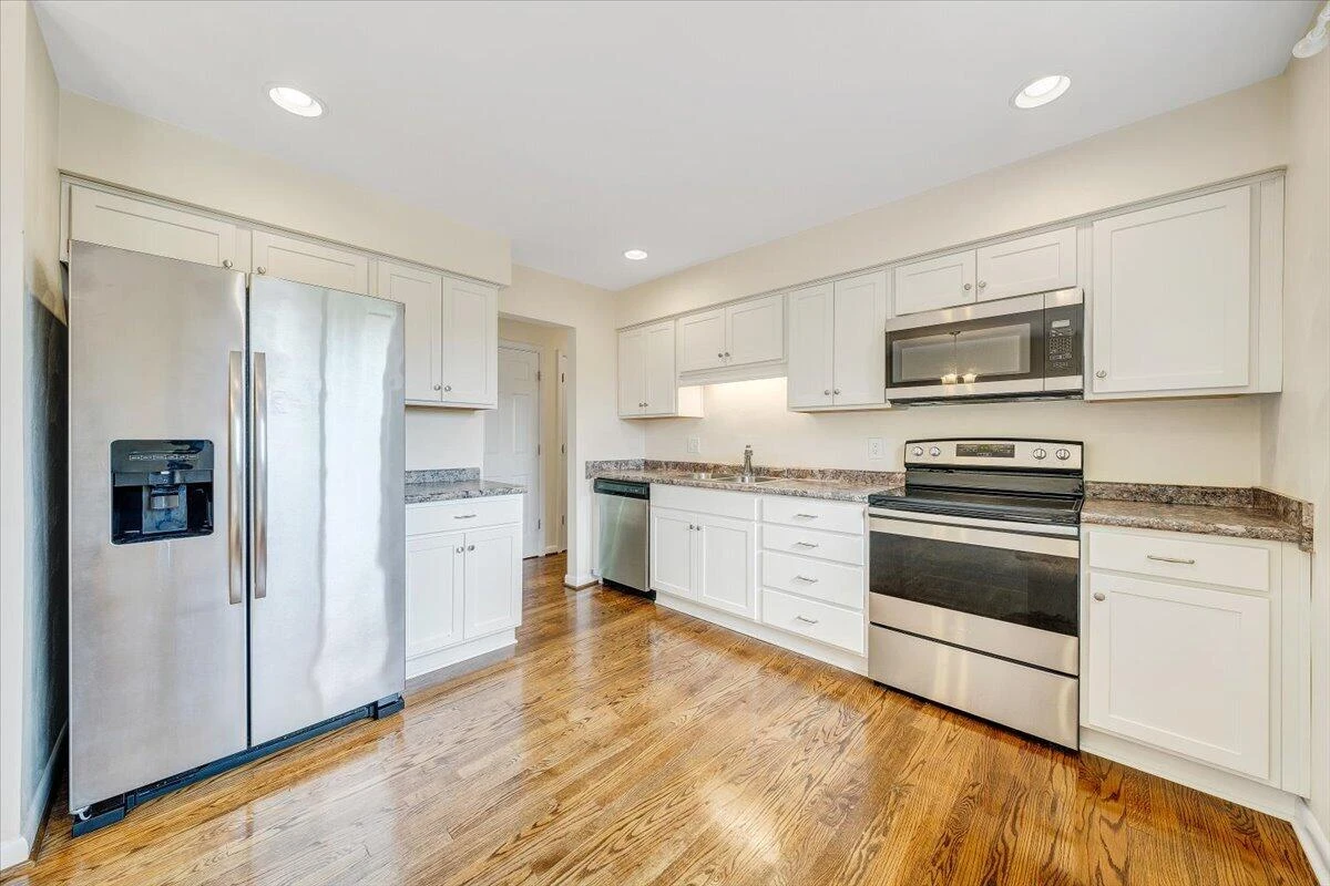 3808 Kentland DR - Photo 17