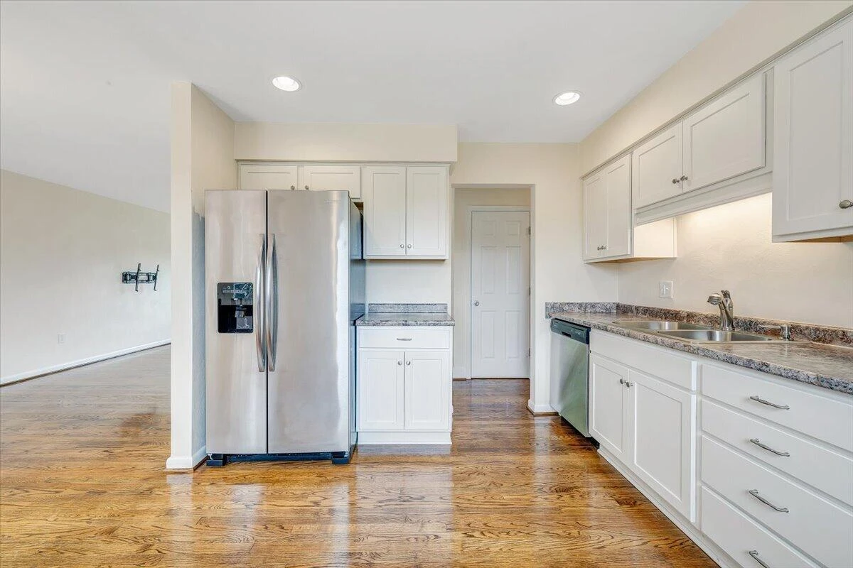 3808 Kentland DR - Photo 18