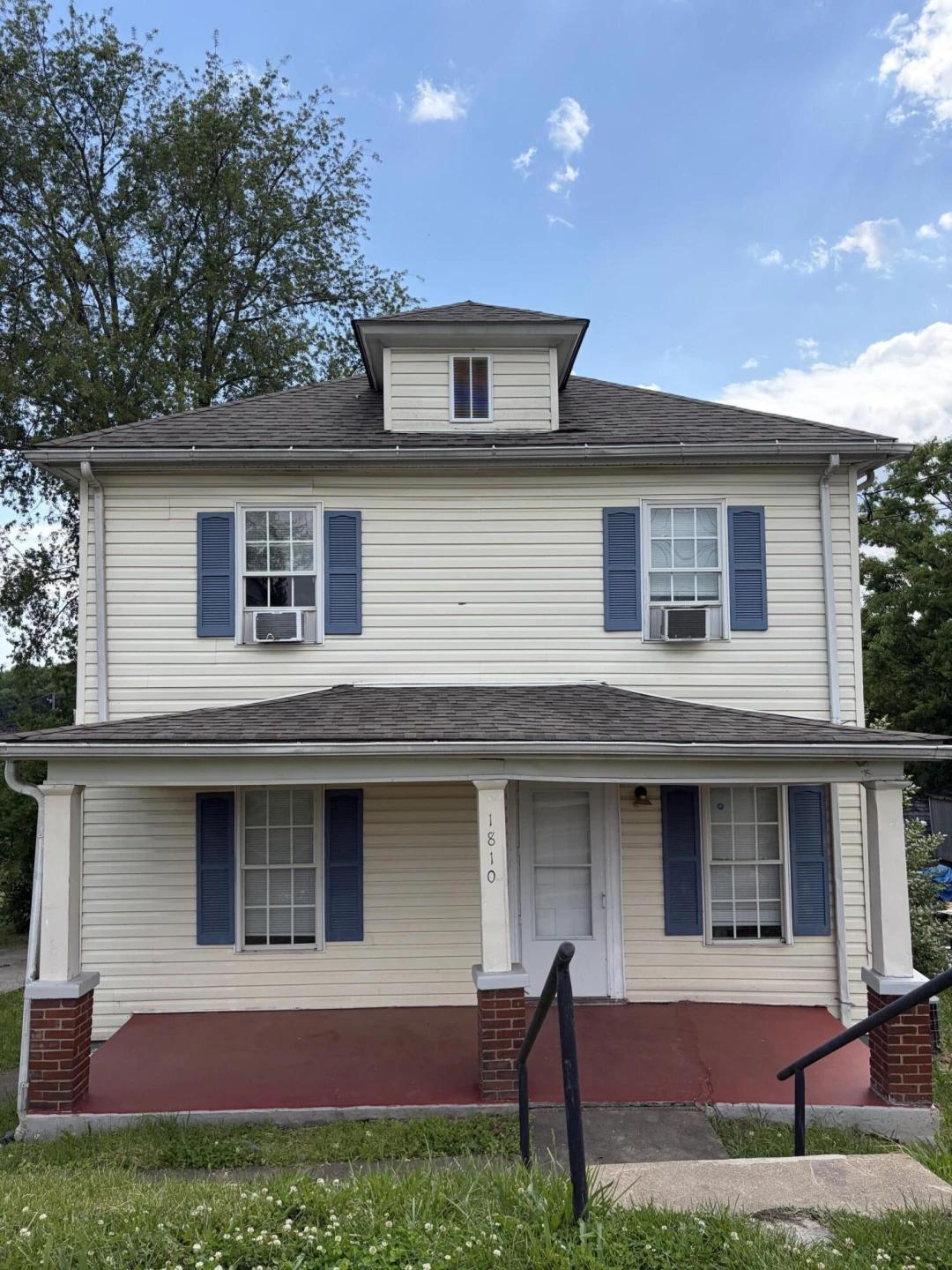 1810 Centre AVE