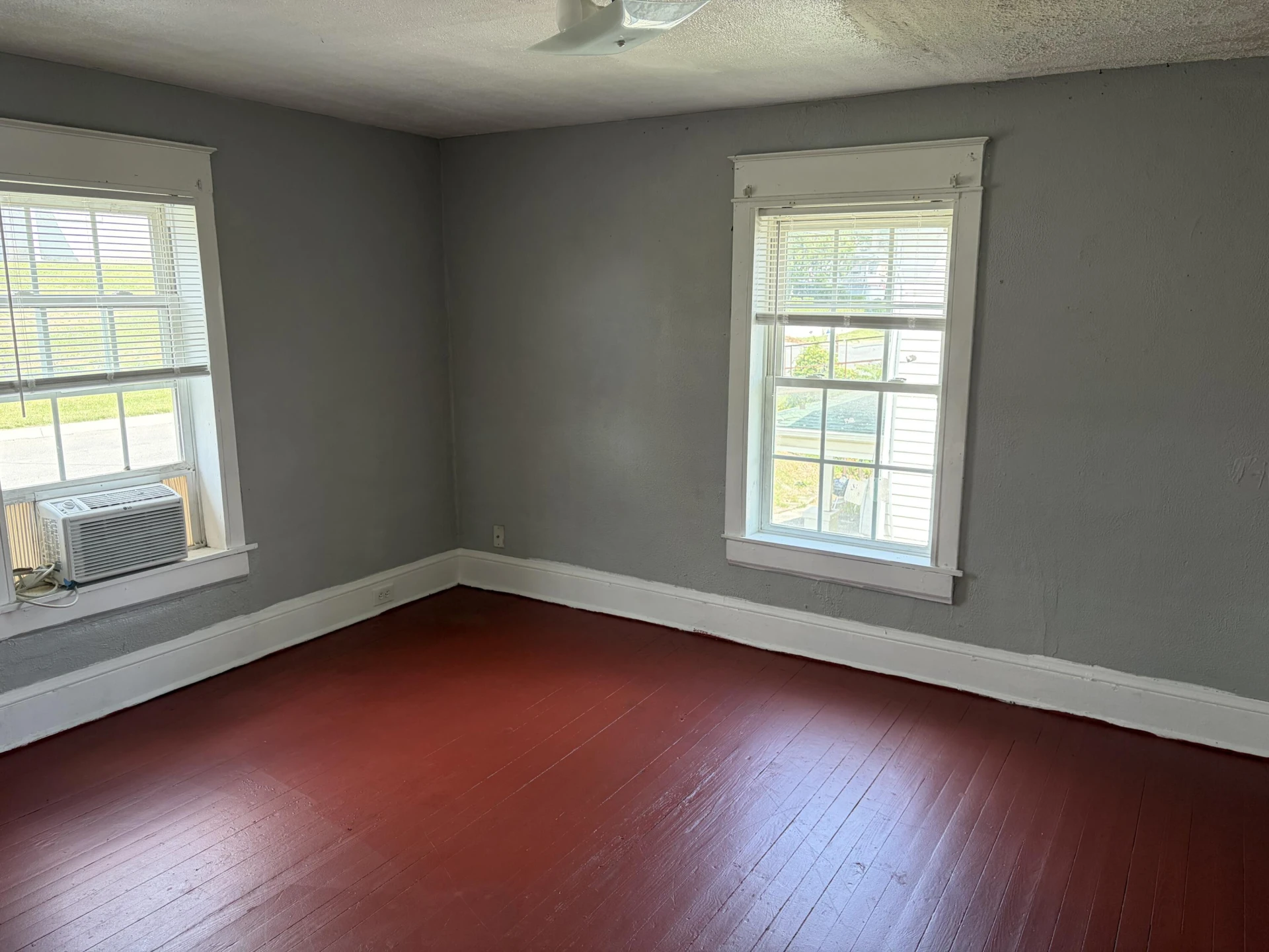 1810 Centre AVE - Photo 6