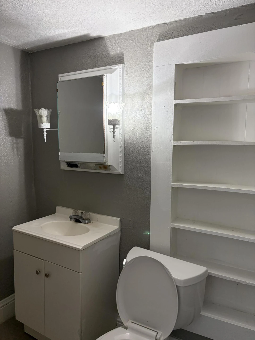 1810 Centre AVE - Photo 9