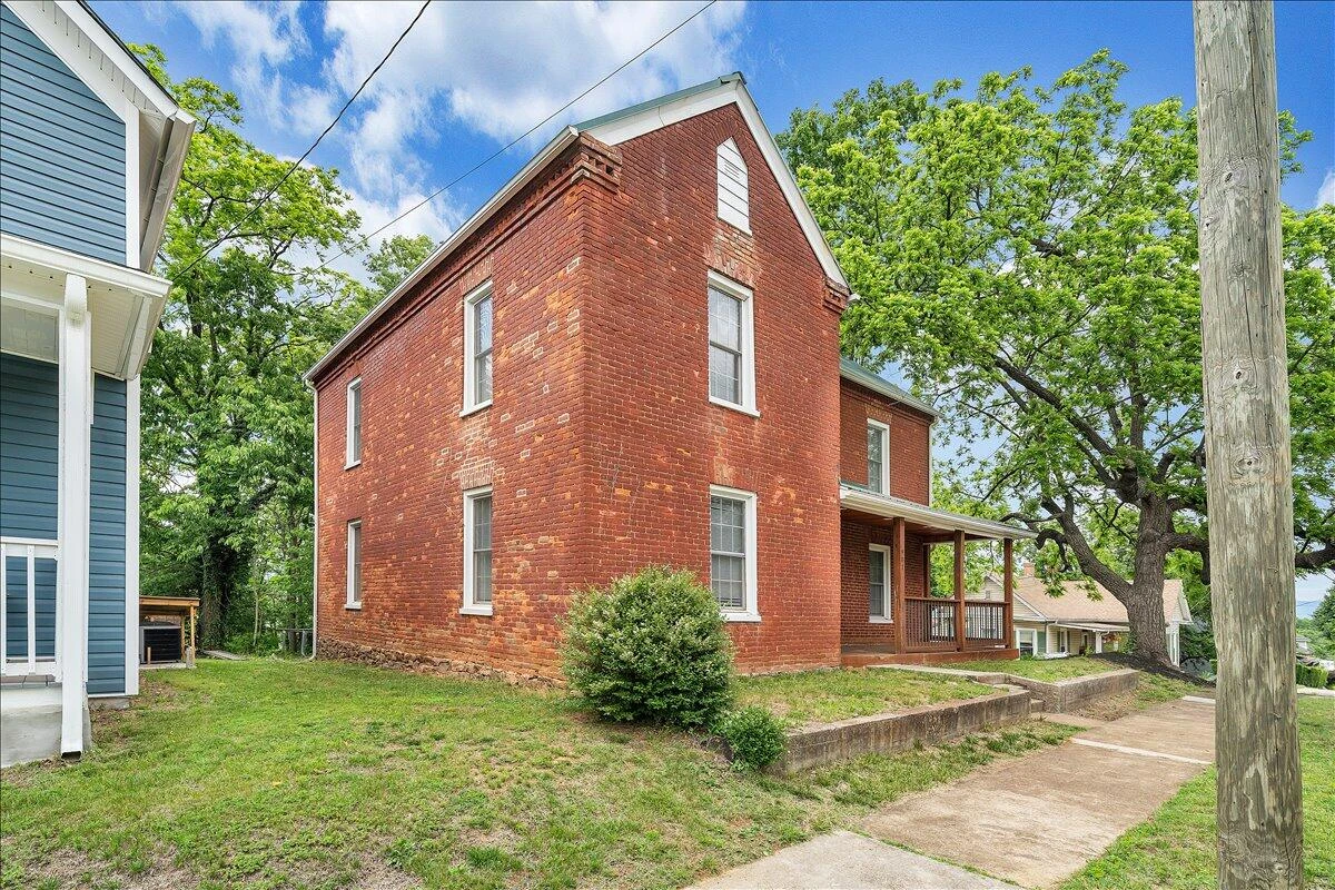 901 6Th ST - Photo 40