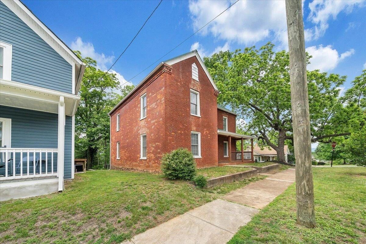 901 6Th ST - Photo 41