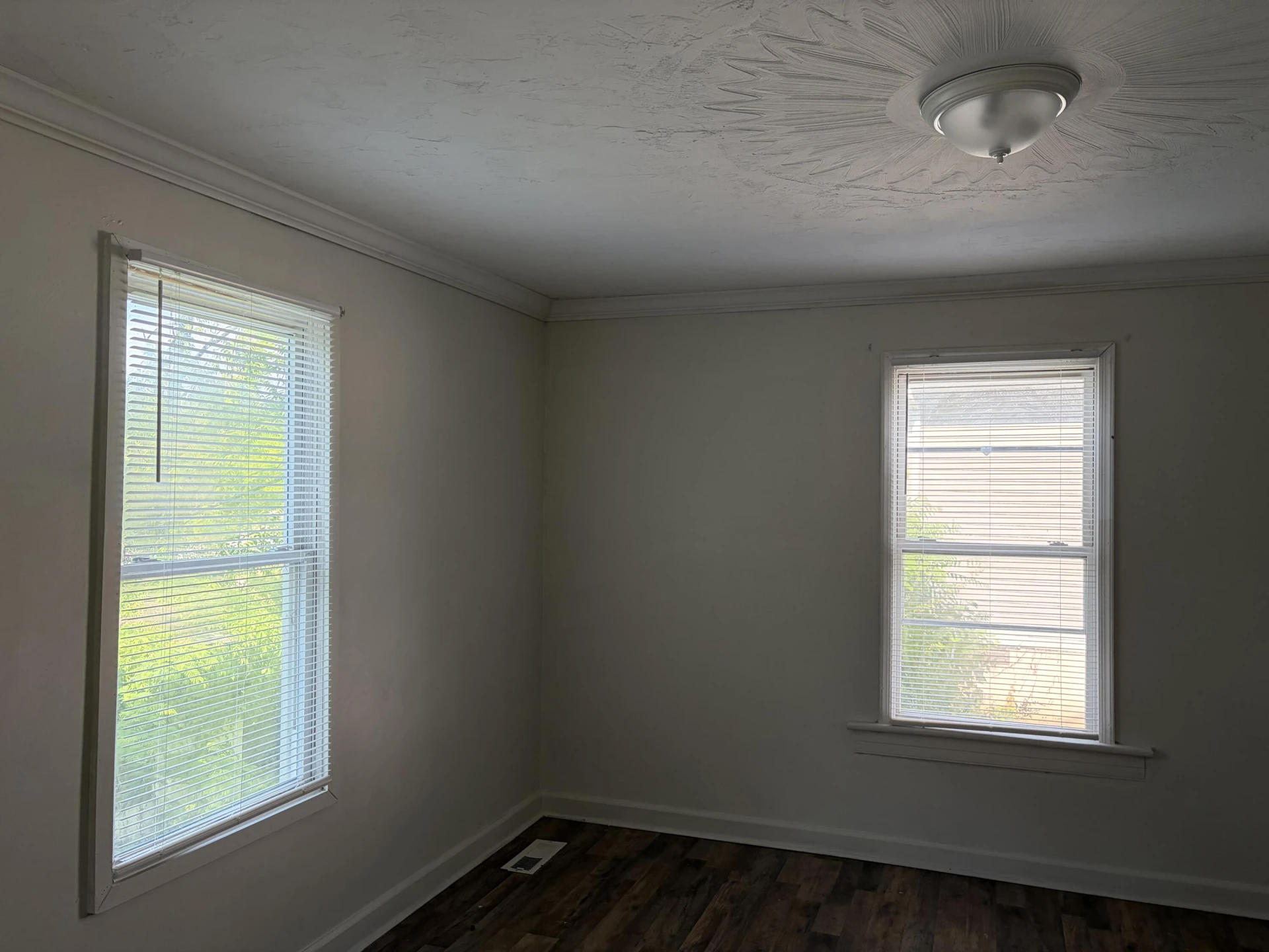 1816 Moorman AVE - Photo 2