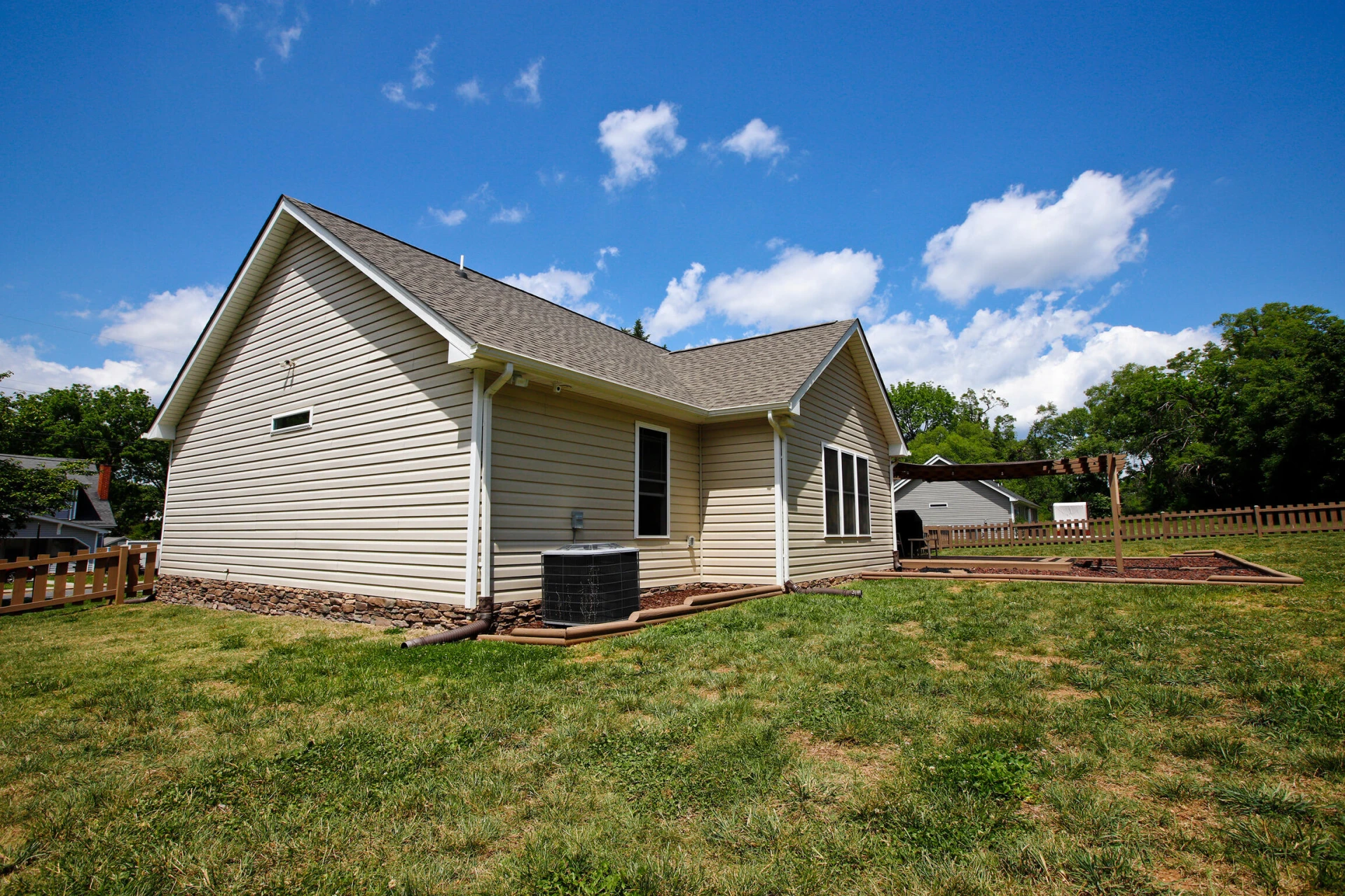 212 Princeton CIR - Photo 14
