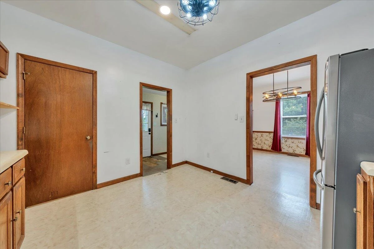 640 Mountain AVE - Photo 11