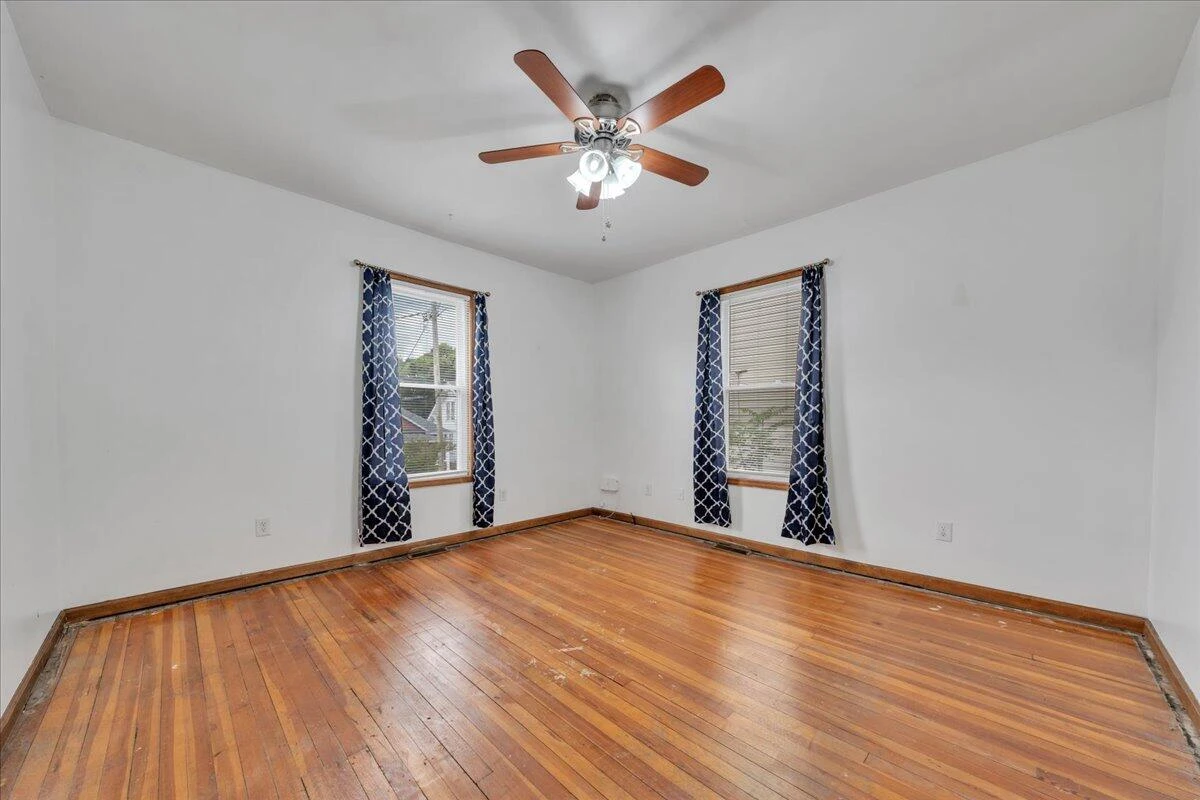 640 Mountain AVE - Photo 5