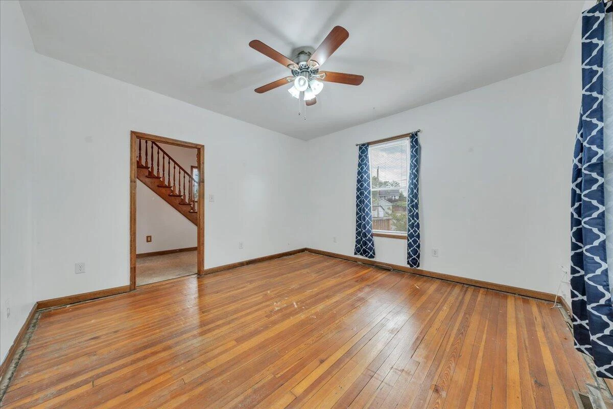640 Mountain AVE - Photo 6