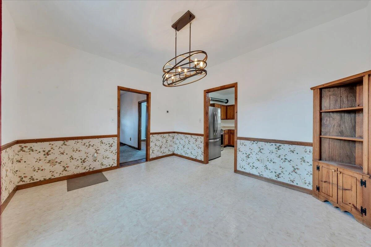 640 Mountain AVE - Photo 7