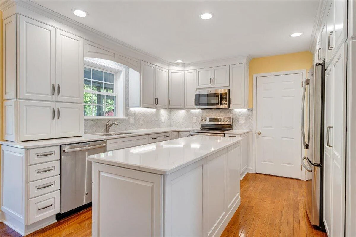 6204 Sandhurst DR - Photo 18
