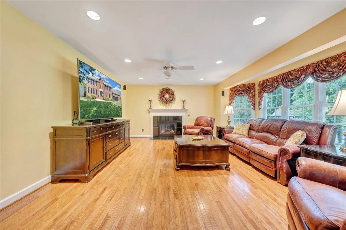 6204 Sandhurst DR - Photo 28
