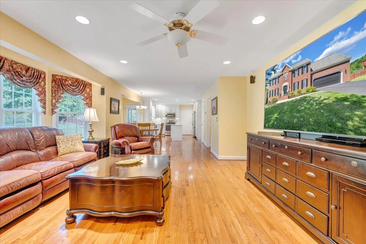 6204 Sandhurst DR - Photo 31