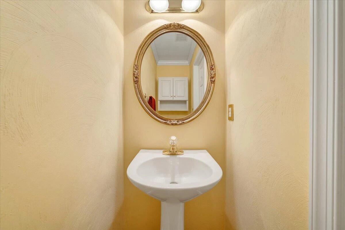6204 Sandhurst DR - Photo 33