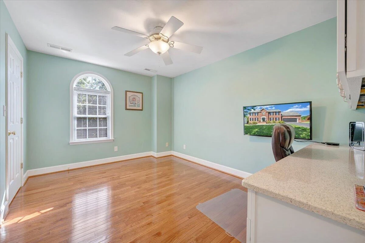 6204 Sandhurst DR - Photo 44