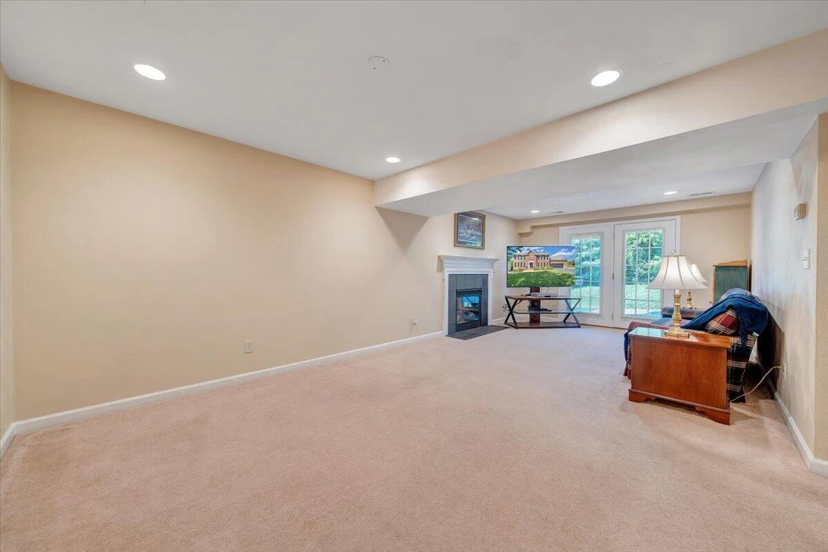 6204 Sandhurst DR - Photo 60