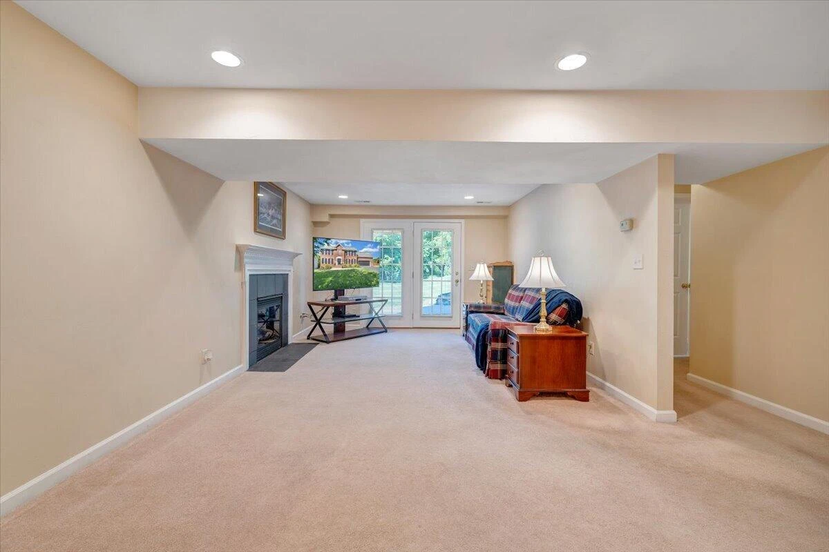 6204 Sandhurst DR - Photo 61