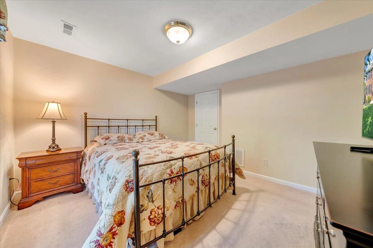 6204 Sandhurst DR - Photo 64