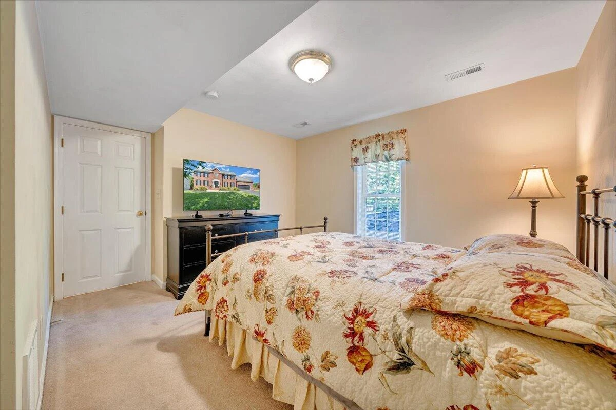 6204 Sandhurst DR - Photo 65
